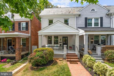 2324 Huidekoper Pl NW, Washington, DC 20007