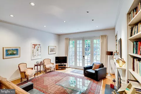 4431 Macarthur Blvd NW, Washington, DC 20007 photo 12