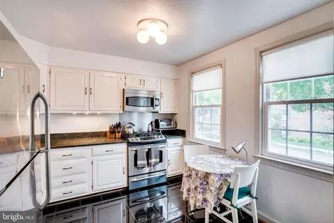 4431 Macarthur Blvd NW, Washington, DC 20007 photo 24