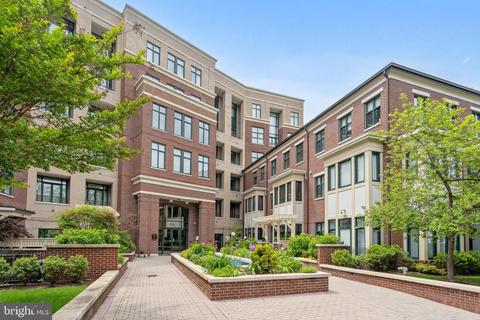 4750 41st St NW #204, Washington, DC 20016