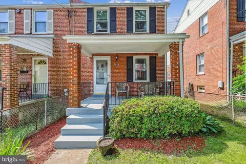 613 Faraday Pl NE, Washington, DC 20017