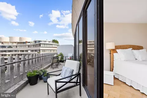 700 New Hampshire Ave NW #1412, Washington, DC 20037