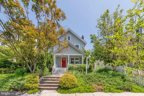 4915 41st St NW, Washington, DC 20016