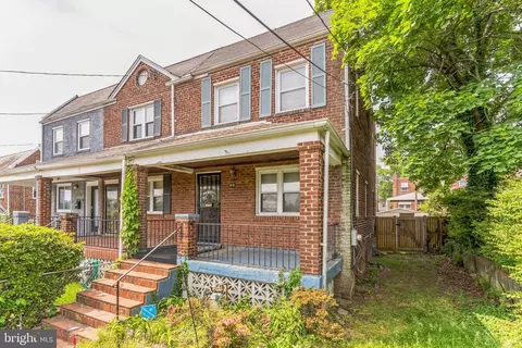 3939 R St SE, Washington, DC 20020
