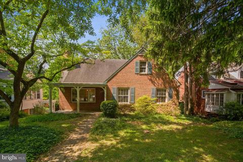5752 Macarthur Blvd NW, Washington, DC 20016