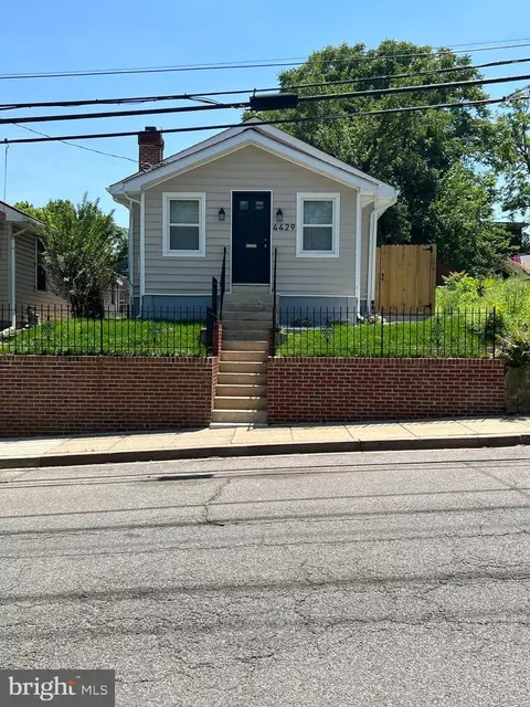 4429 A St SE, Washington, DC 20019
