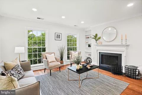 3259 Sutton Pl NW #A, Washington, DC 20016
