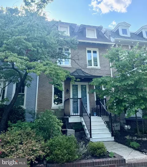 5332 41st St NW, Washington, DC 20015