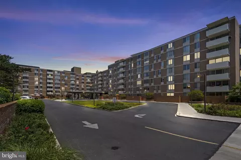 2939 Van Ness St NW #705, Washington, DC 20008