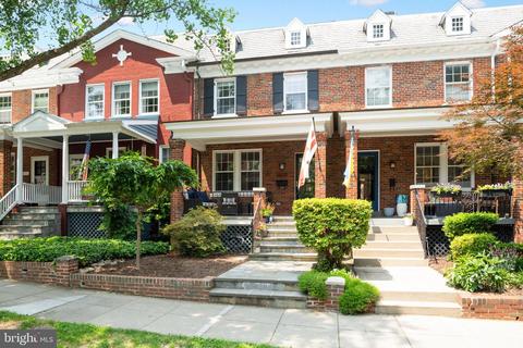 2454 39th Pl NW, Washington, DC 20007