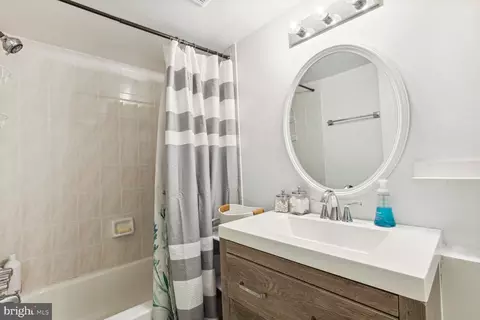 907 11th St NE, Washington, DC 20002 photo 41