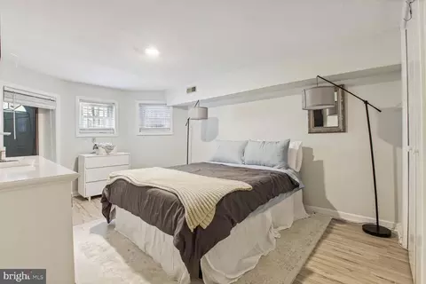 907 11th St NE, Washington, DC 20002 photo 39