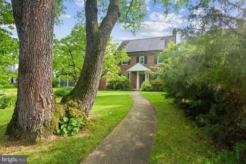 5028 Massachusetts Ave NW, Washington, DC 20016