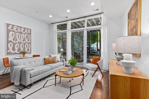 2550 University Pl NW #2, Washington, DC 20009