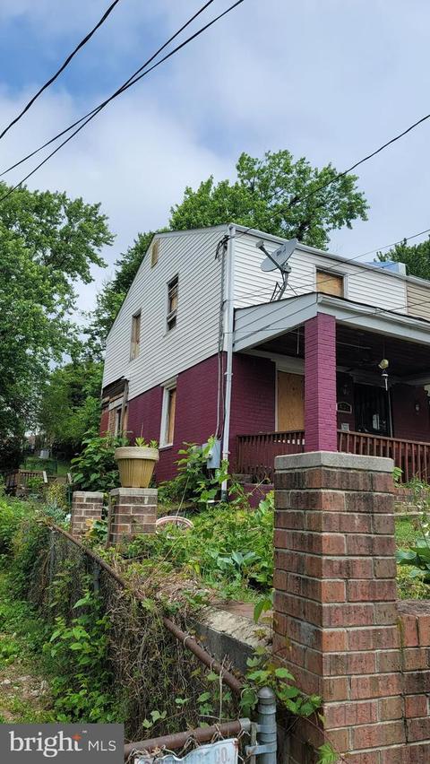 826 52nd St NE, Washington, DC 20019