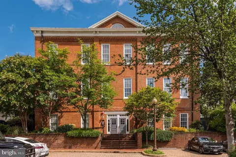 2735 Olive St NW #4, Washington, DC 20007