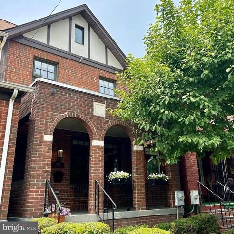 2638 10th St NE, Washington, DC 20018
