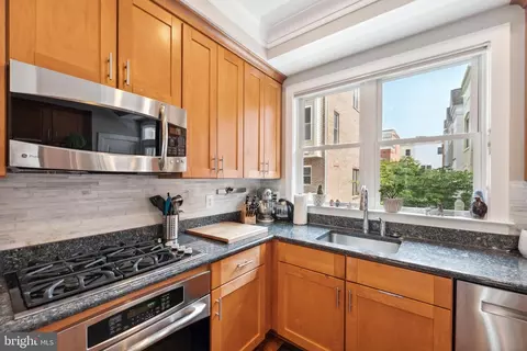 415 K St SE, Washington, DC 20003 photo 9