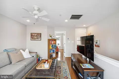 415 K St SE, Washington, DC 20003 photo 20