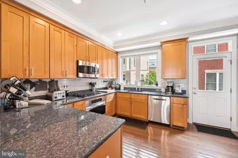 415 K St SE, Washington, DC 20003 photo 7