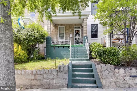735 Princeton Pl NW, Washington, DC 20010