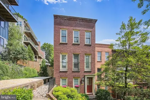4619 Macarthur Blvd NW #B, Washington, DC 20007