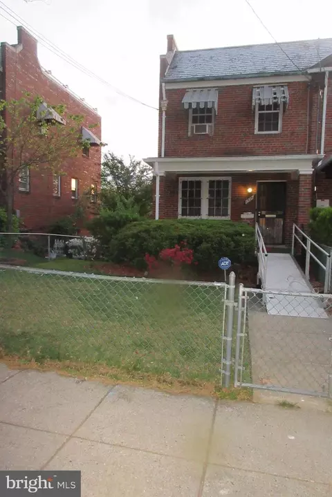 1315 28th St SE, Washington, DC 20020