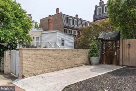 1222 Eton Ct NW #T18, Washington, DC 20007