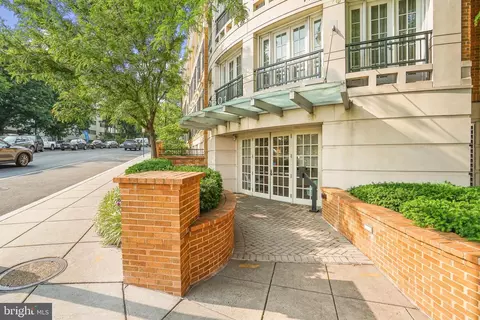 2501 Wisconsin Ave NW #309, Washington, DC 20007