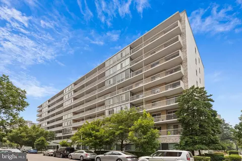 730 24th St NW #404, Washington, DC 20037