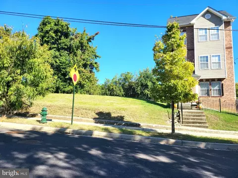 46 Th St NE, Washington, DC 20019 photo 1