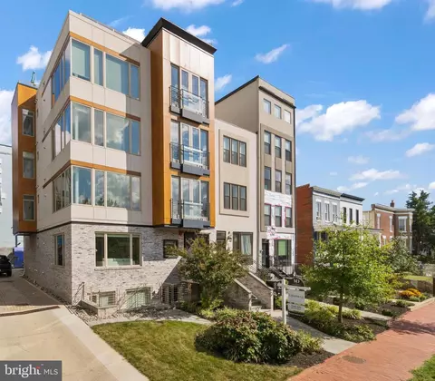 915 12th St NE #4, Washington, DC 20002