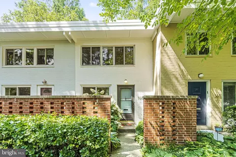 725 3rd St SW #413, Washington, DC 20024