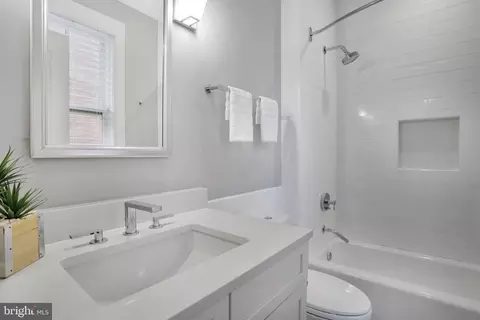 420 3rd St NE, Washington, DC 20002 photo 79