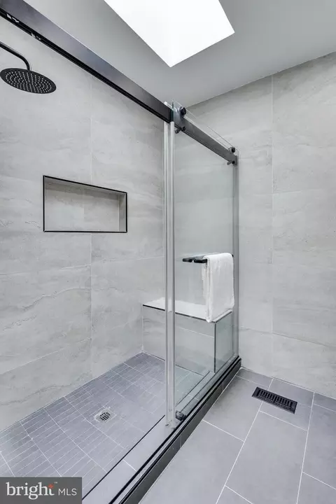 45 T St NE, Washington, DC 20002 photo 44