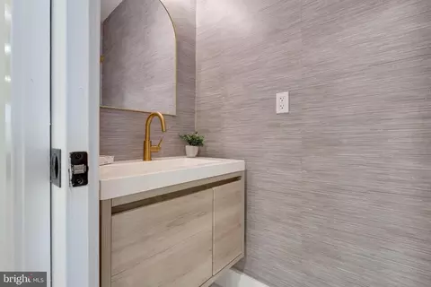 45 T St NE, Washington, DC 20002 photo 17