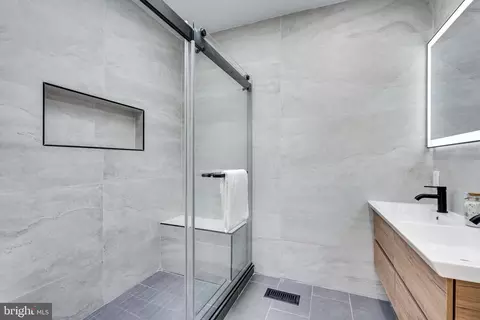 45 T St NE, Washington, DC 20002 photo 42