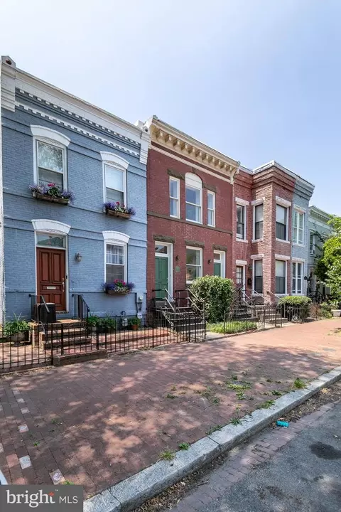 313 11th St SE, Washington, DC 20003