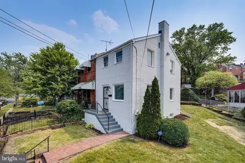 825 Burns St SE, Washington, DC 20019