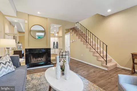 946 14th St SE, Washington, DC 20003