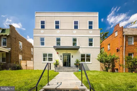 2916 P St SE #PH-04, Washington, DC 20020
