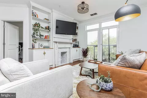 1391 Pennsylvania Ave SE #461, Washington, DC 20003