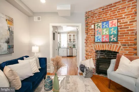 631 18th St NE, Washington, DC 20002