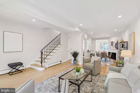 2211 39th St NW, Washington, DC 20007