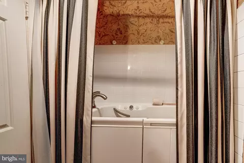 3211 Sutton Pl NW #D, Washington, DC 20016 photo 16