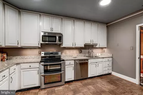 3211 Sutton Pl NW #D, Washington, DC 20016 photo 31