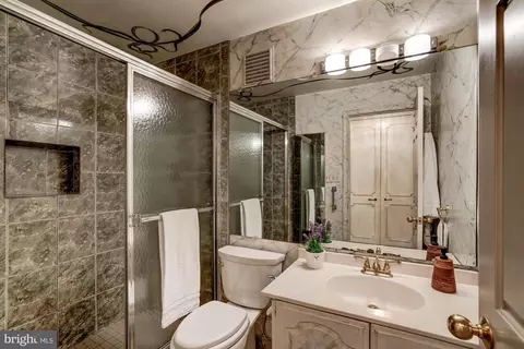 3211 Sutton Pl NW #D, Washington, DC 20016 photo 11