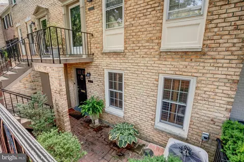 3211 Sutton Pl NW #D, Washington, DC 20016 photo 3