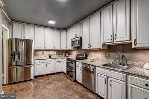 3211 Sutton Pl NW #D, Washington, DC 20016 photo 30