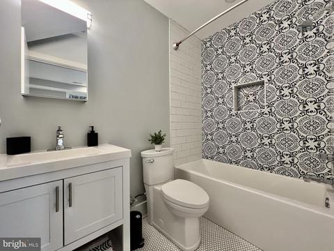 1001 C SE #2, Washington, DC 20003 photo 54